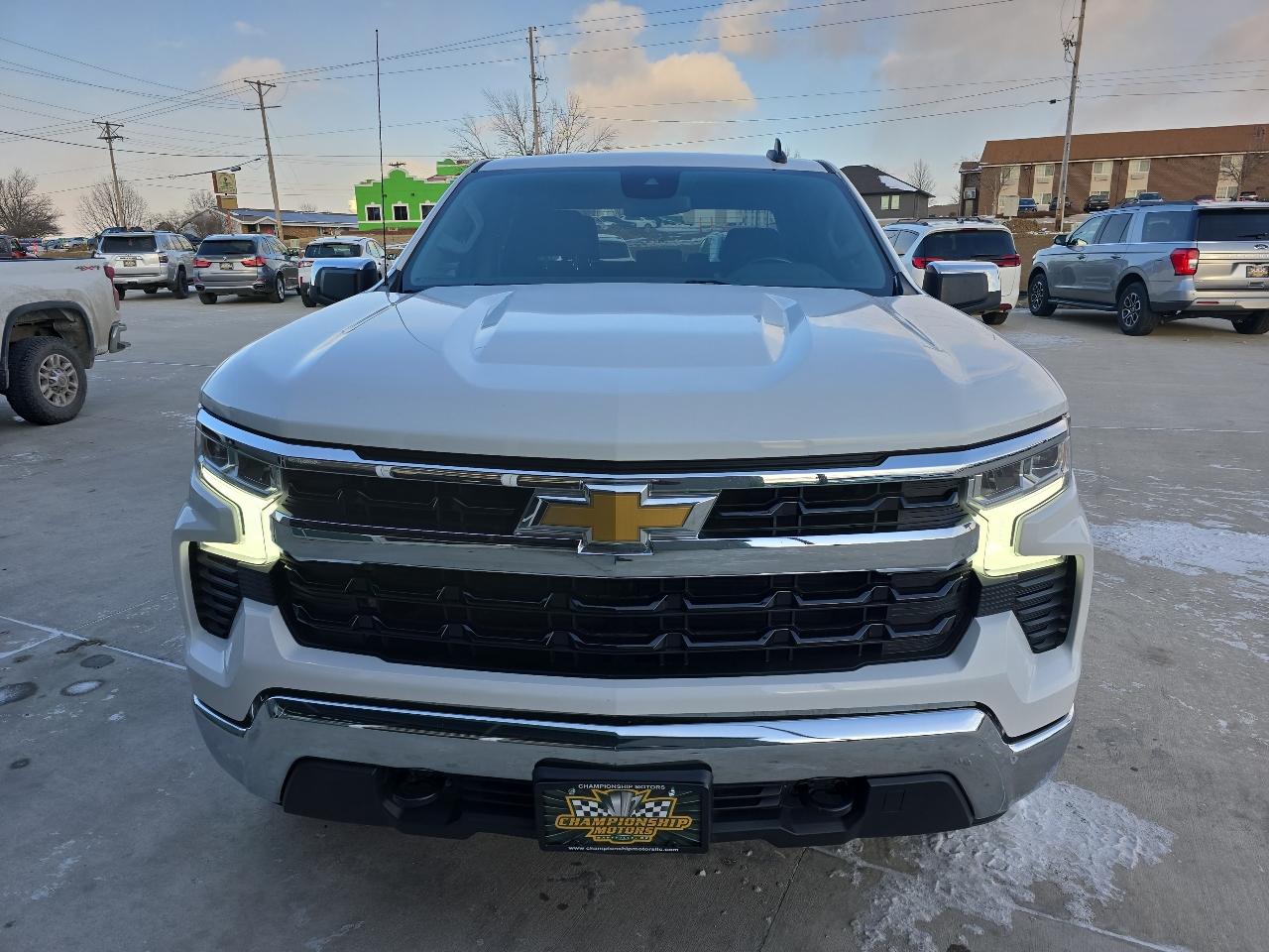 Chevrolet Silverado 1500 4WD Crew Cab 147" LT w/1LT 2022