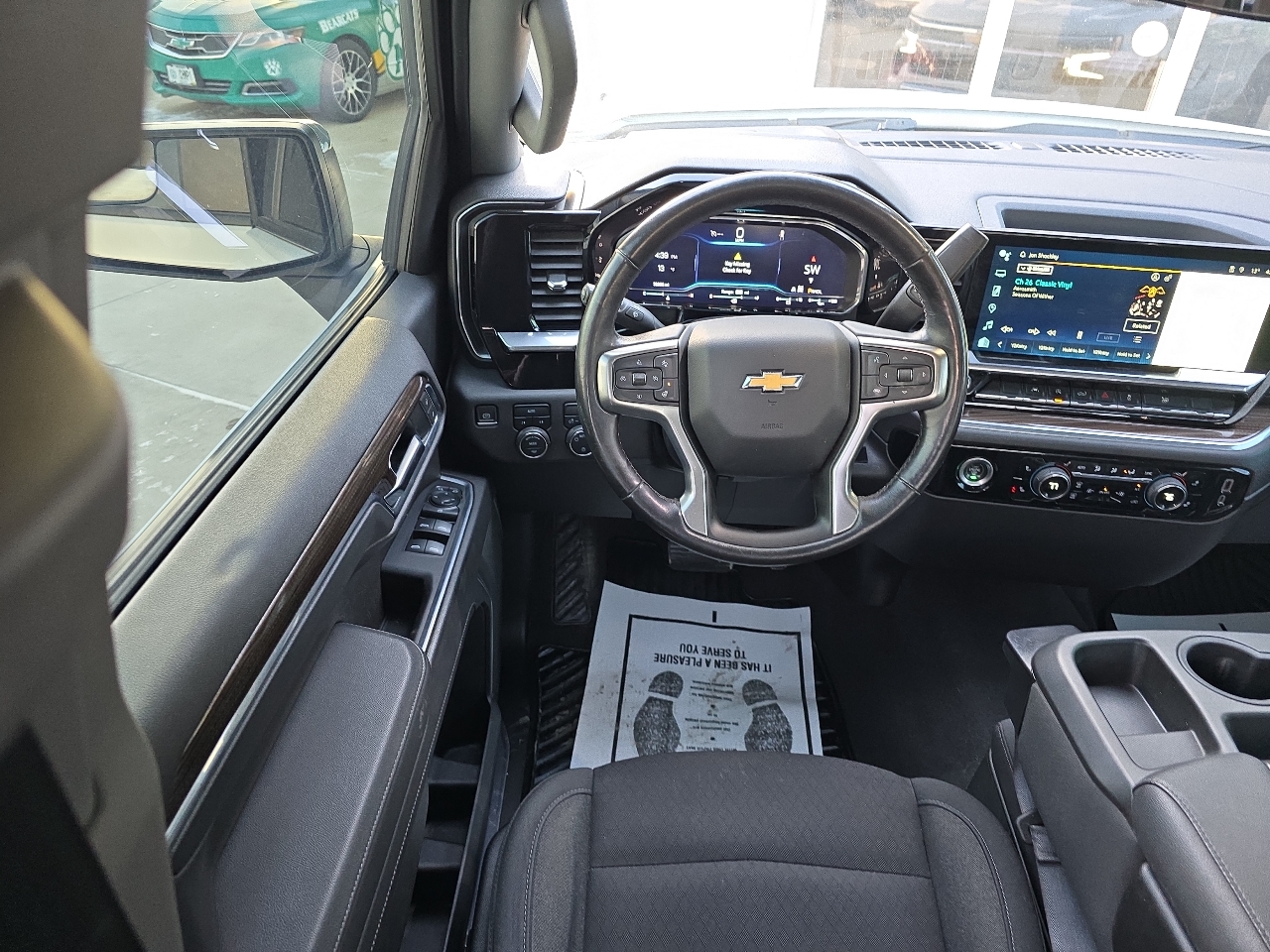 Chevrolet Silverado 1500 4WD Crew Cab 147" LT w/1LT 2022