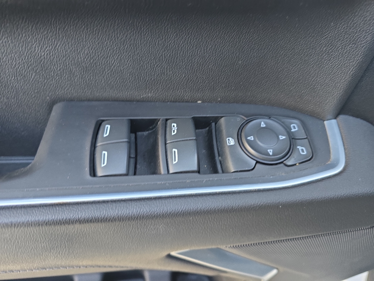 Chevrolet Silverado 1500 4WD Crew Cab 147" LT w/1LT 2022