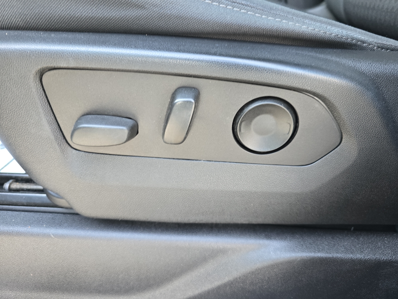 Chevrolet Silverado 1500 4WD Crew Cab 147" LT w/1LT 2022