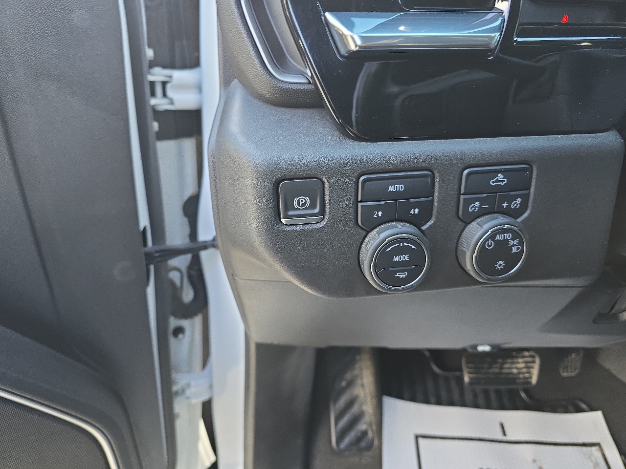 Chevrolet Silverado 1500 4WD Crew Cab 147" LT w/1LT 2022