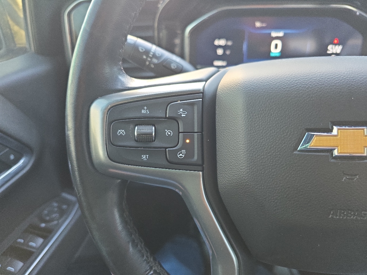 Chevrolet Silverado 1500 4WD Crew Cab 147" LT w/1LT 2022