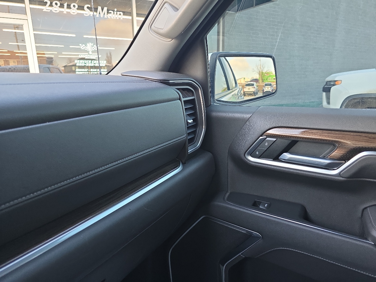 Chevrolet Silverado 1500 4WD Crew Cab 147" LT w/1LT 2022