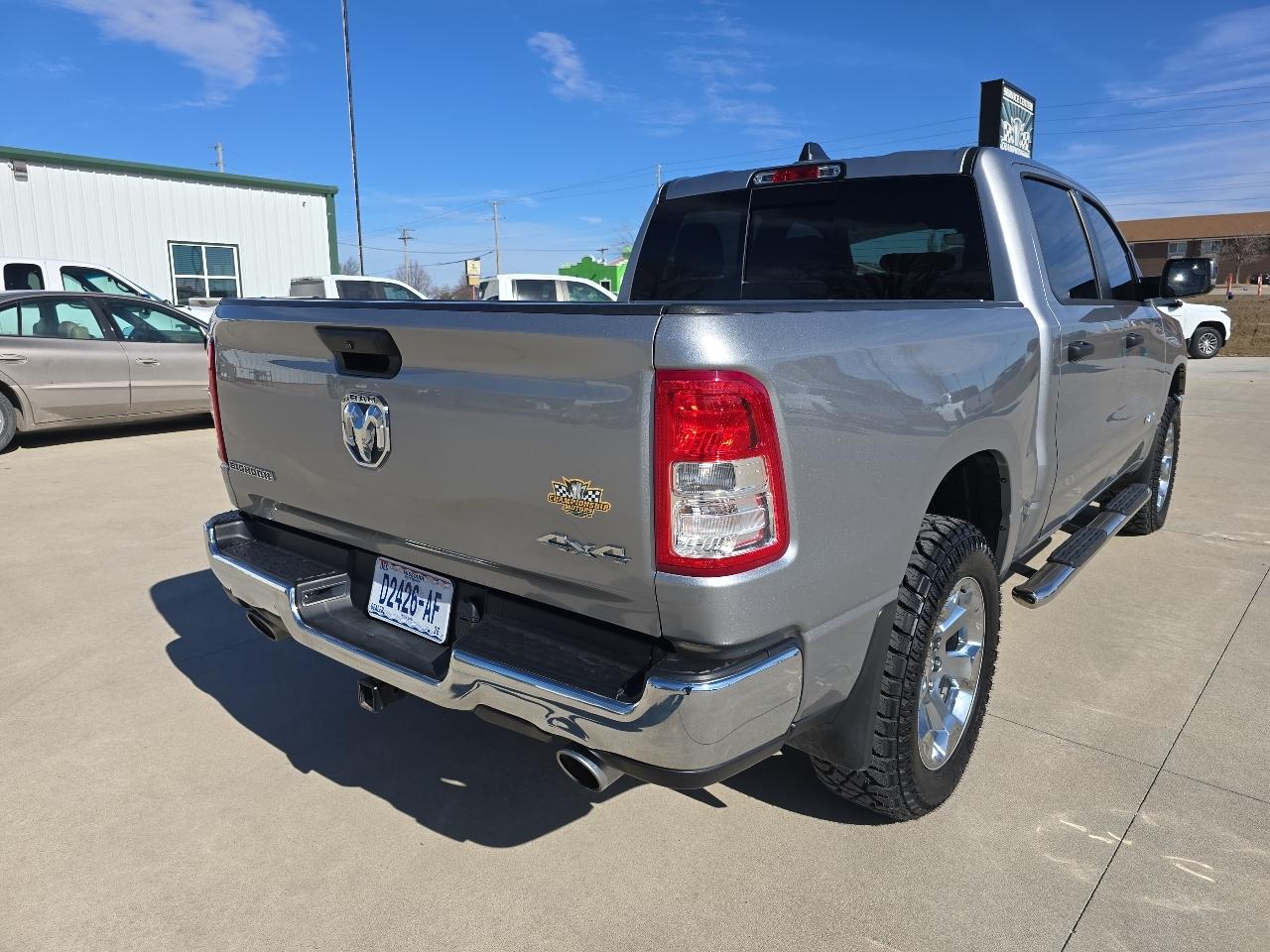 RAM 1500 Big Horn 4x4 Crew Cab 5'7" Box 2023