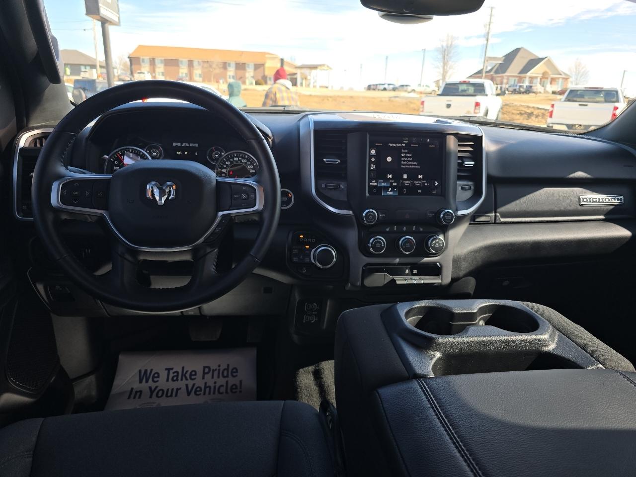 RAM 1500 Big Horn 4x4 Crew Cab 5'7" Box 2023