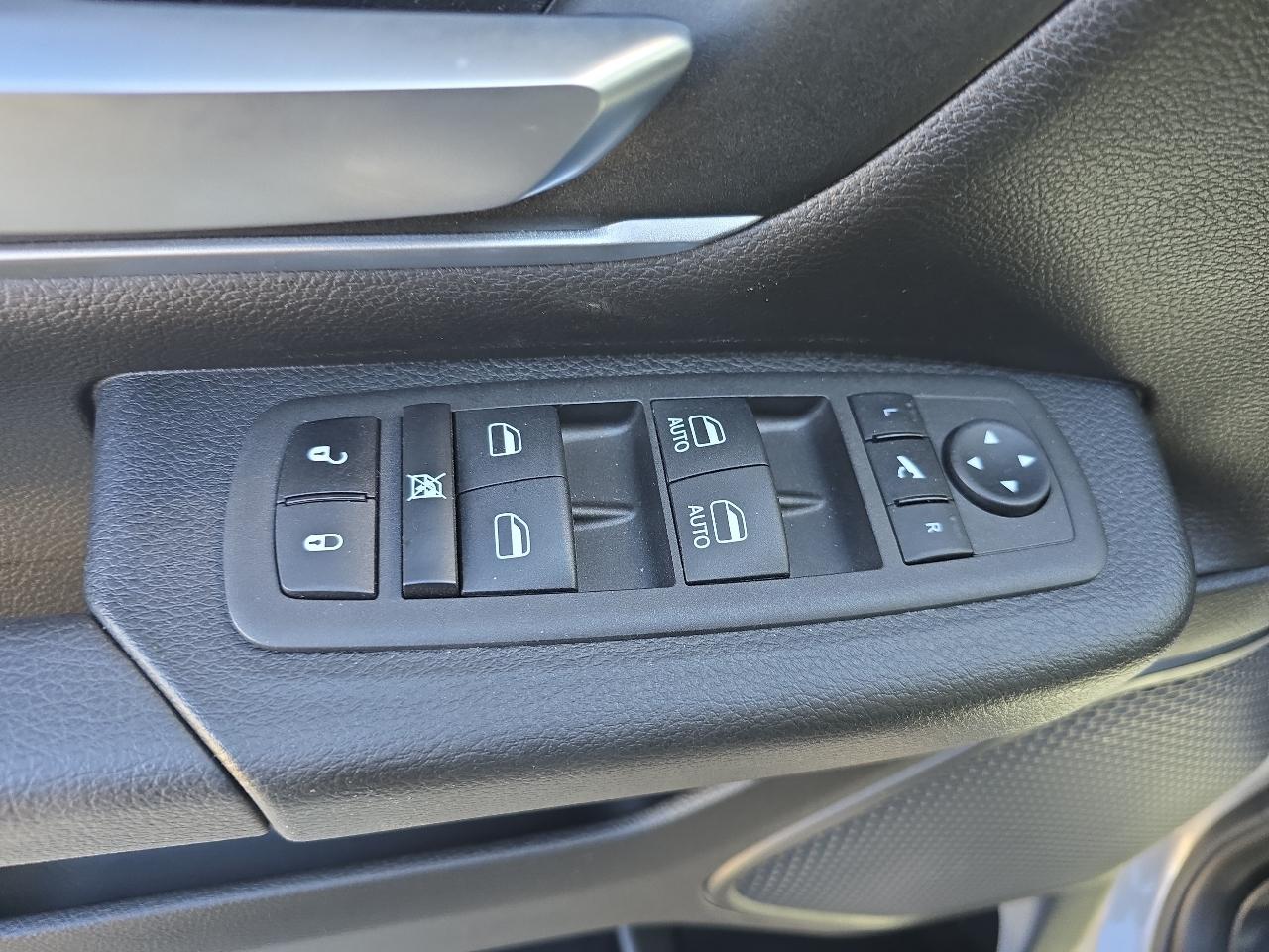 RAM 1500 Big Horn 4x4 Crew Cab 5'7" Box 2023