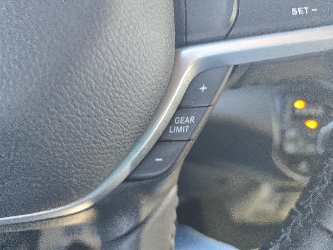 RAM 1500 Big Horn 4x4 Crew Cab 5'7" Box 2023