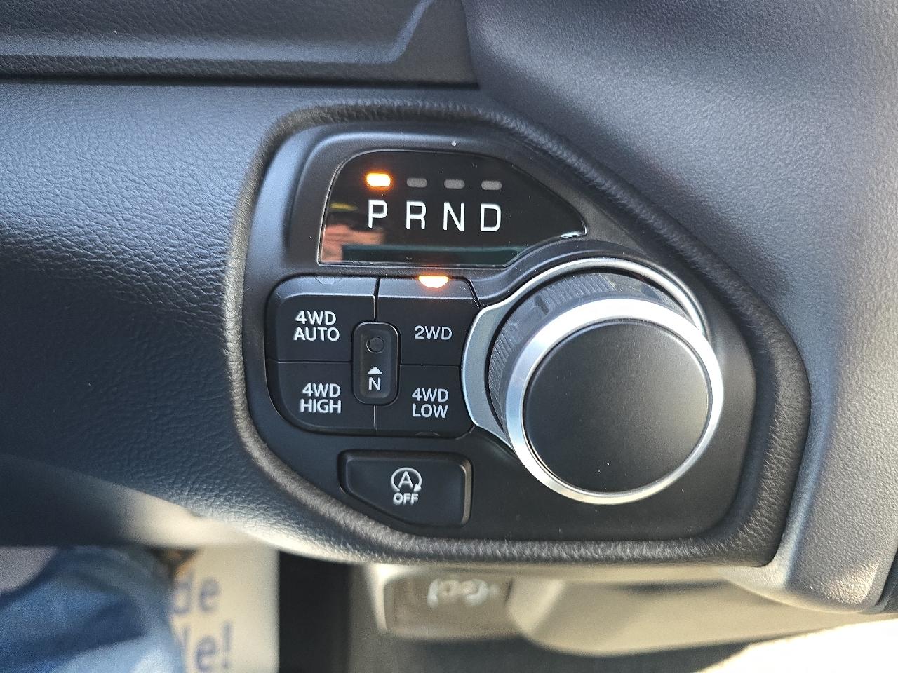 RAM 1500 Big Horn 4x4 Crew Cab 5'7" Box 2023