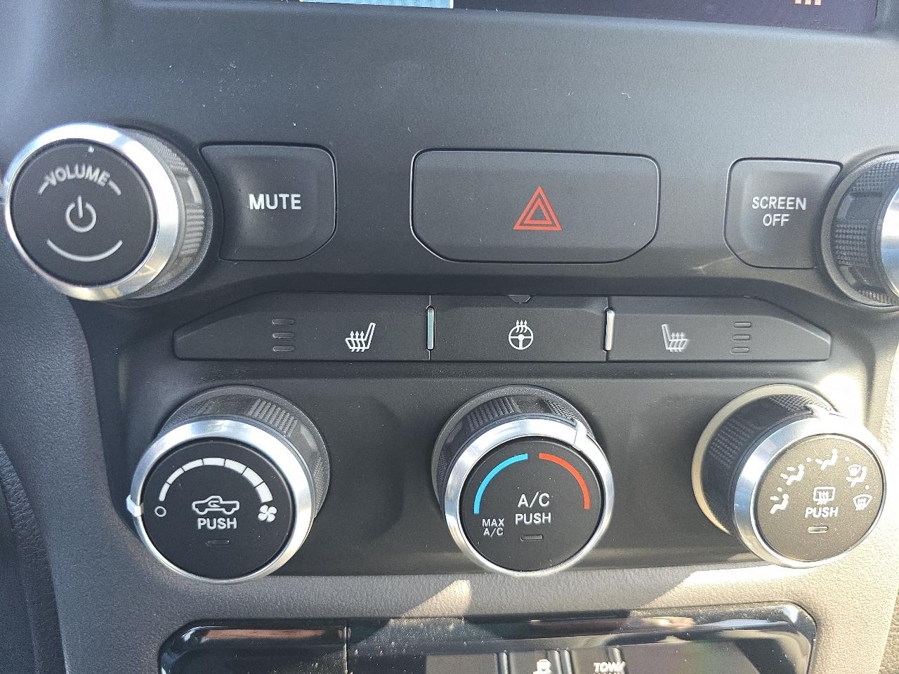 RAM 1500 Big Horn 4x4 Crew Cab 5'7" Box 2023