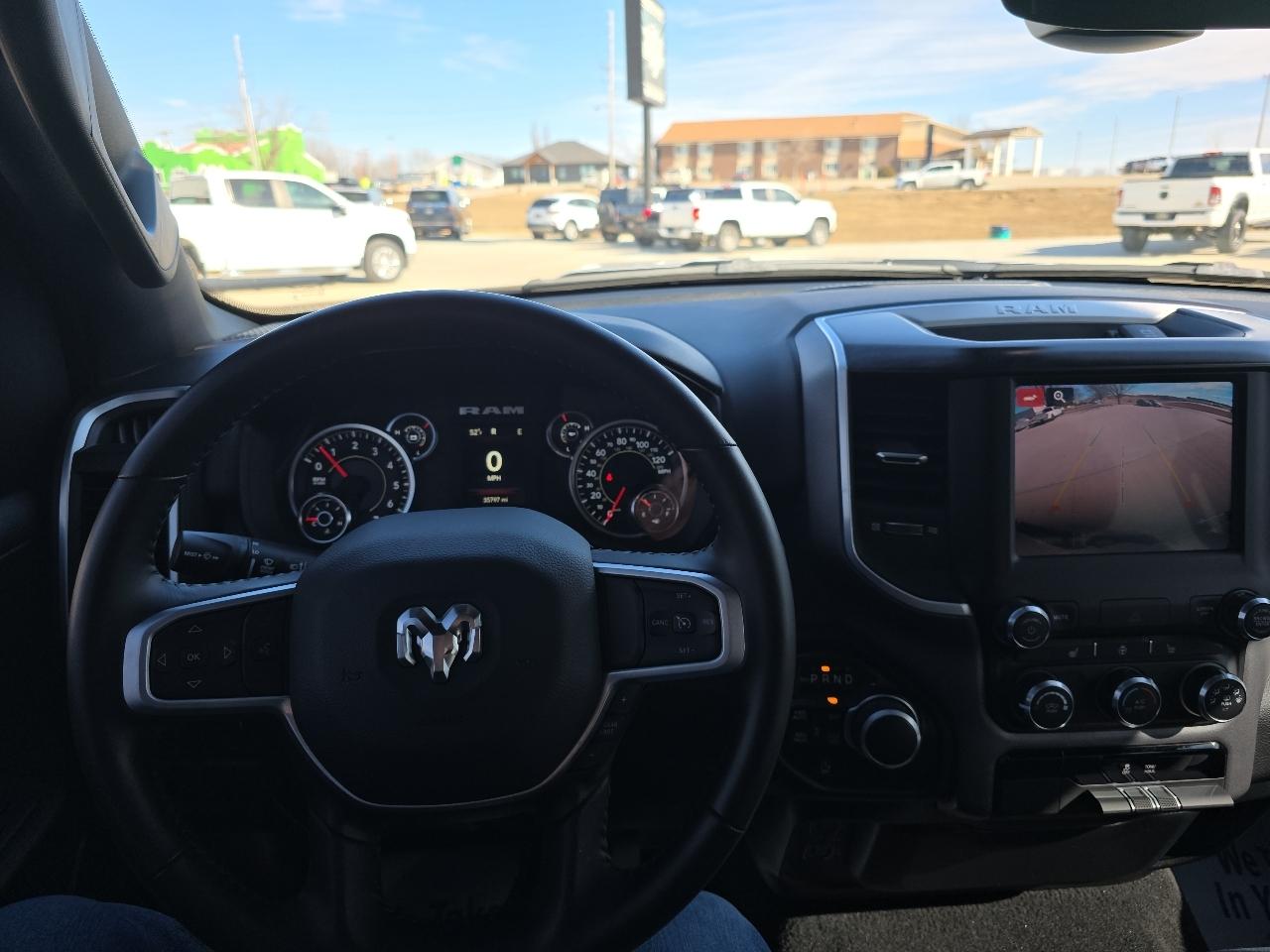 RAM 1500 Big Horn 4x4 Crew Cab 5'7" Box 2023