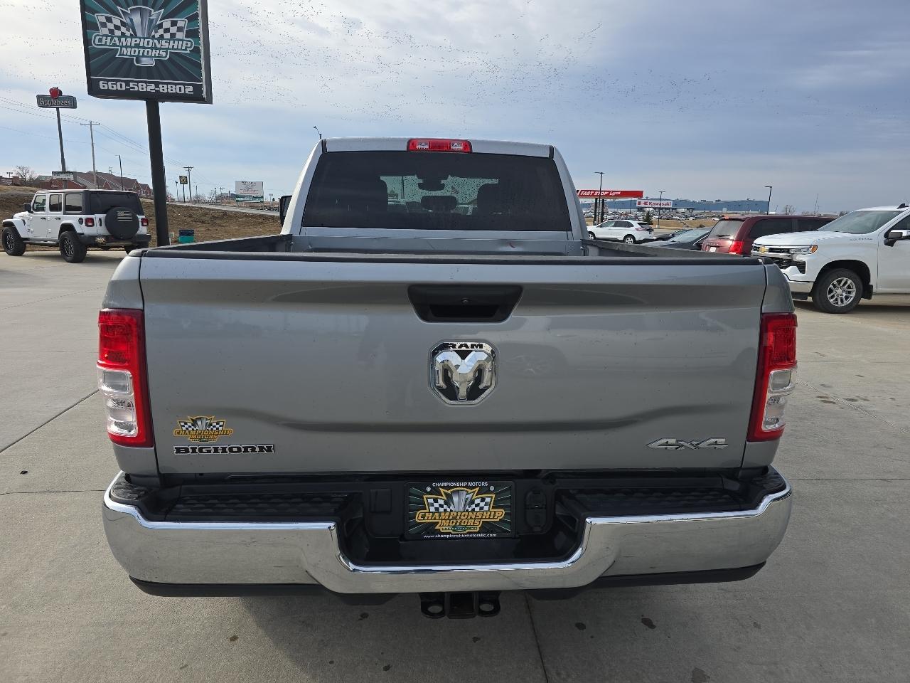 RAM 2500 Big Horn 4x4 Crew Cab 6'4" Box 2024