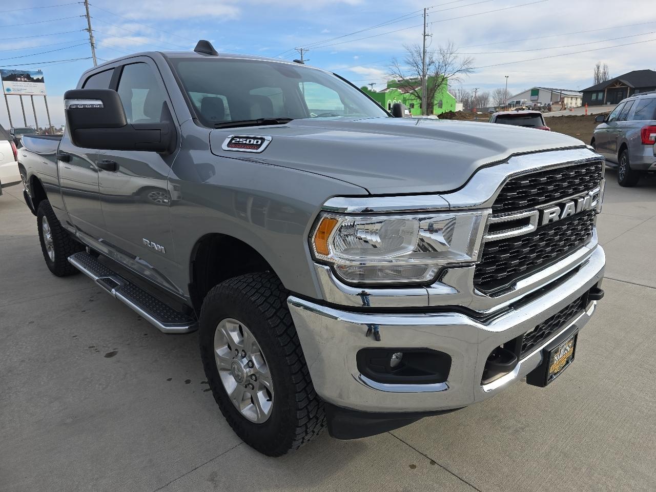 RAM 2500 Big Horn 4x4 Crew Cab 6'4" Box 2024