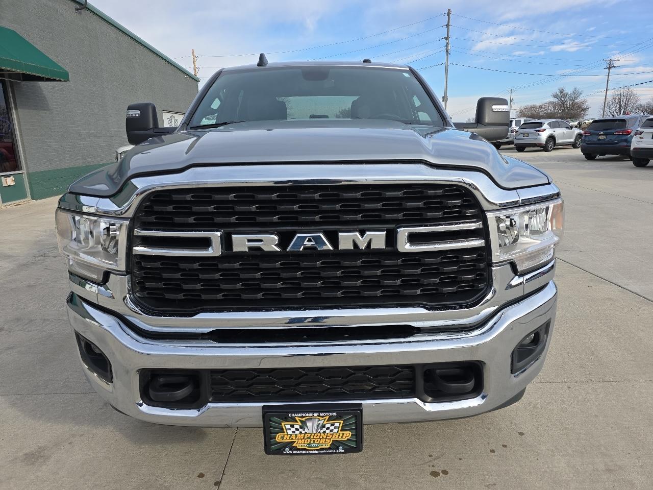 RAM 2500 Big Horn 4x4 Crew Cab 6'4" Box 2024