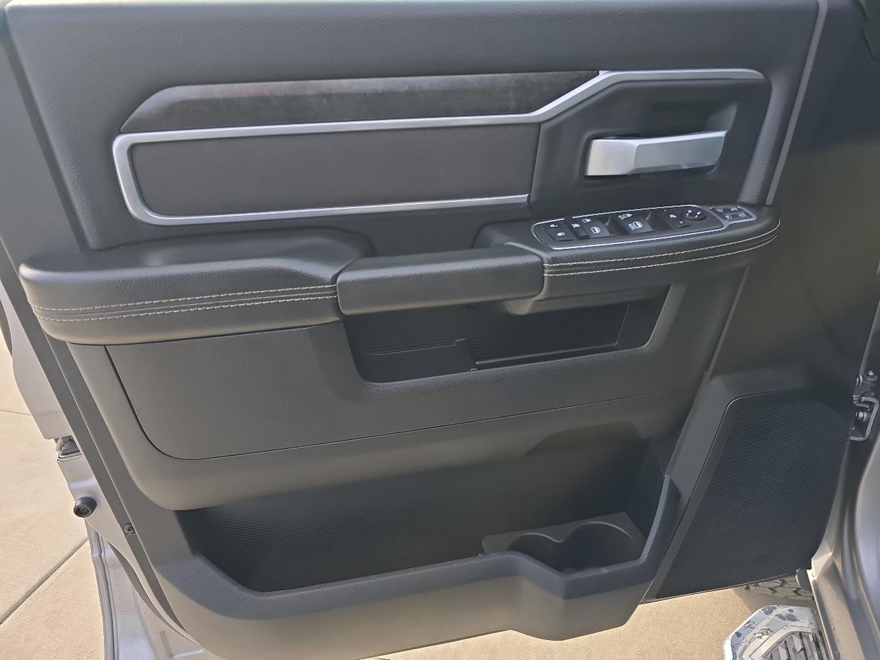 RAM 2500 Big Horn 4x4 Crew Cab 6'4" Box 2024