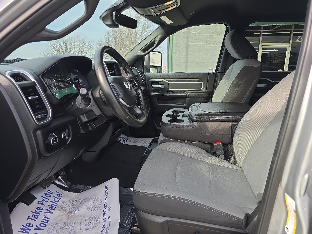 RAM 2500 Big Horn 4x4 Crew Cab 6'4" Box 2024