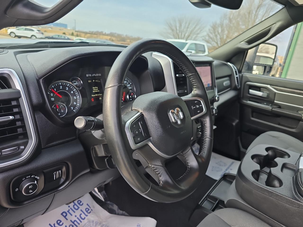 RAM 2500 Big Horn 4x4 Crew Cab 6'4" Box 2024