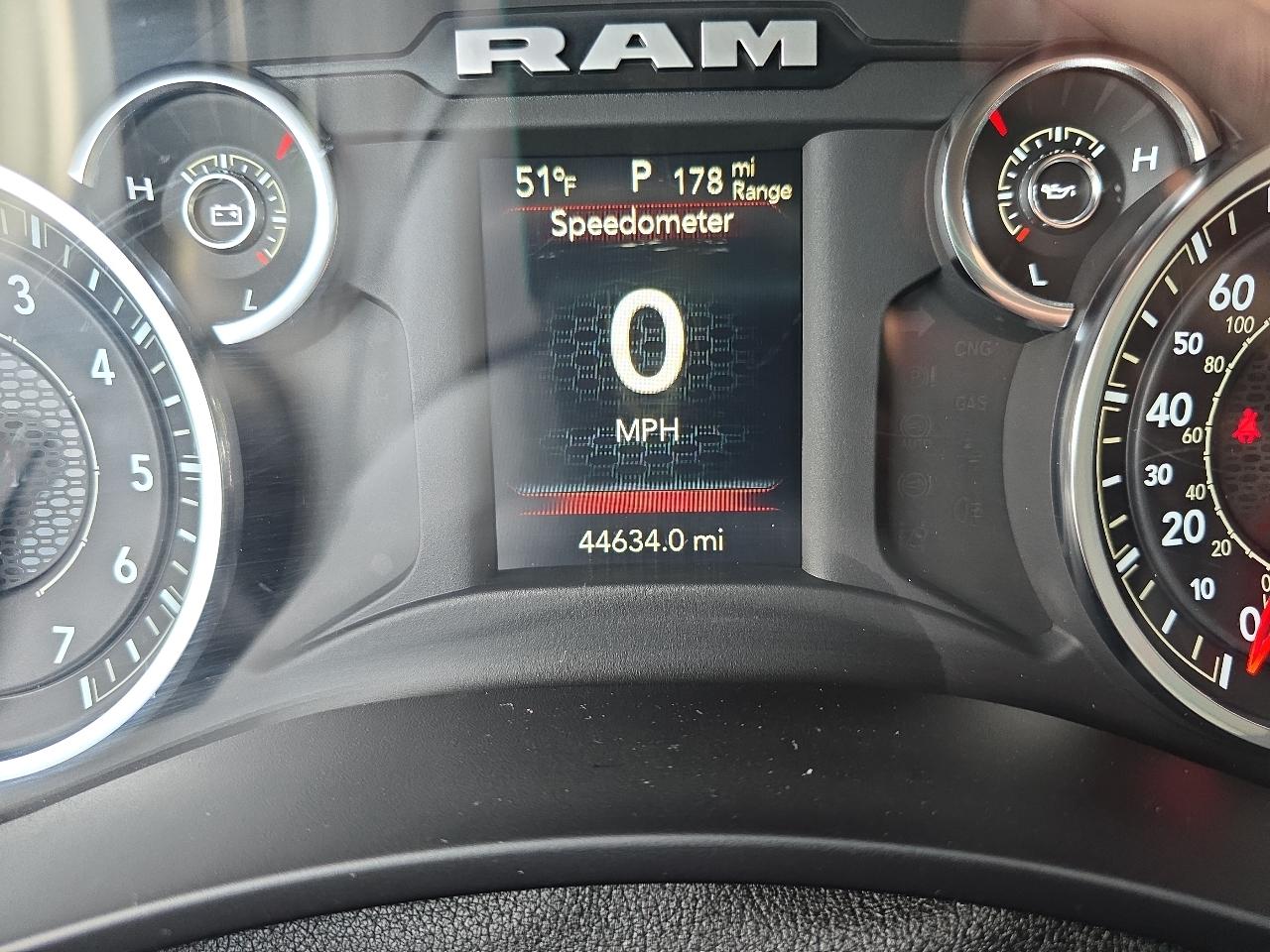 RAM 2500 Big Horn 4x4 Crew Cab 6'4" Box 2024