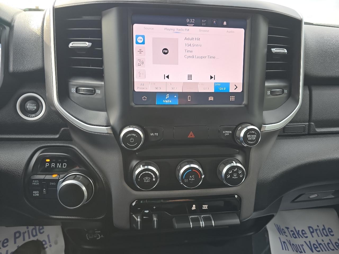 RAM 2500 Big Horn 4x4 Crew Cab 6'4" Box 2024