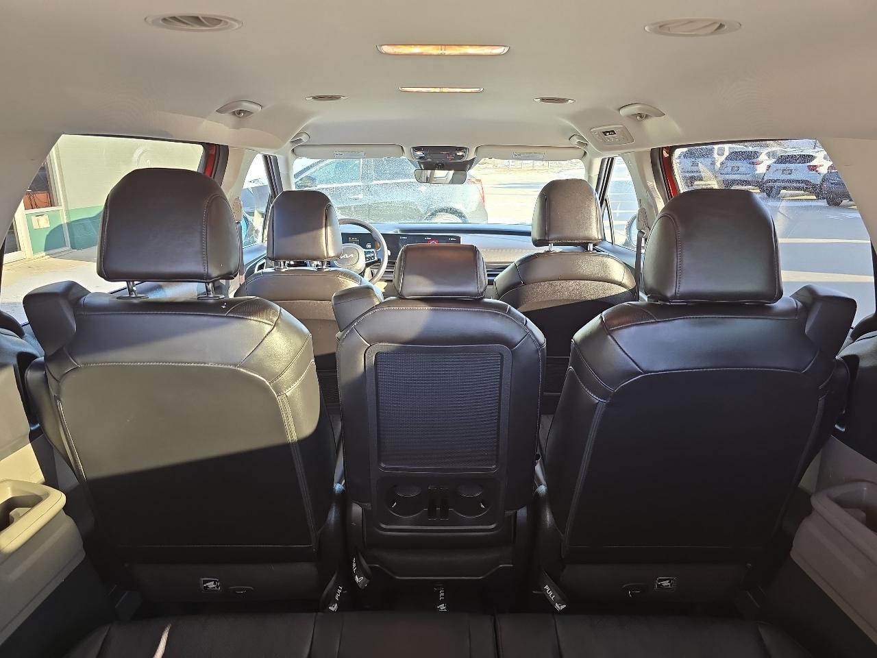 Kia Carnival LXS FWD 2025