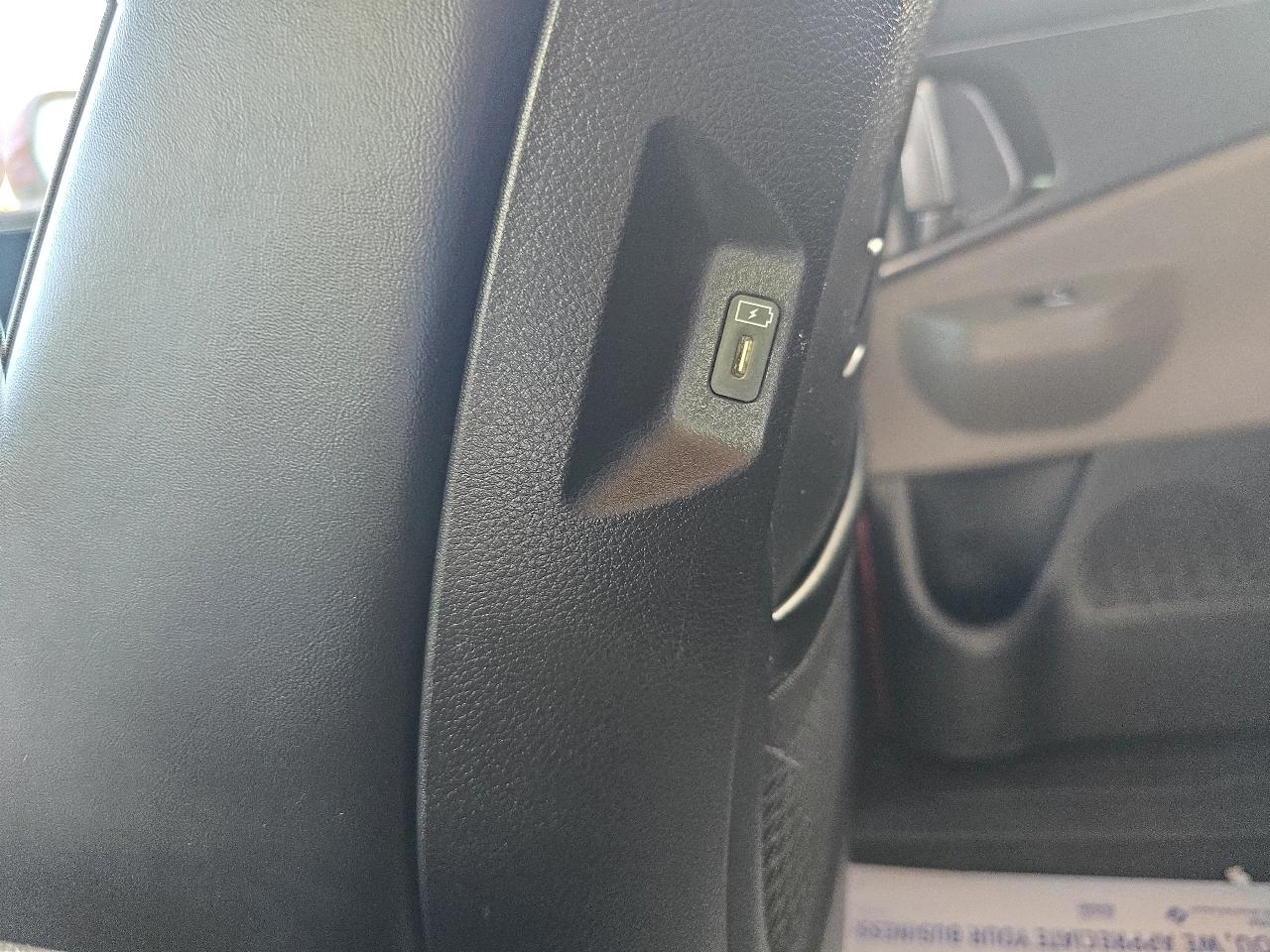 Kia Carnival LXS FWD 2025