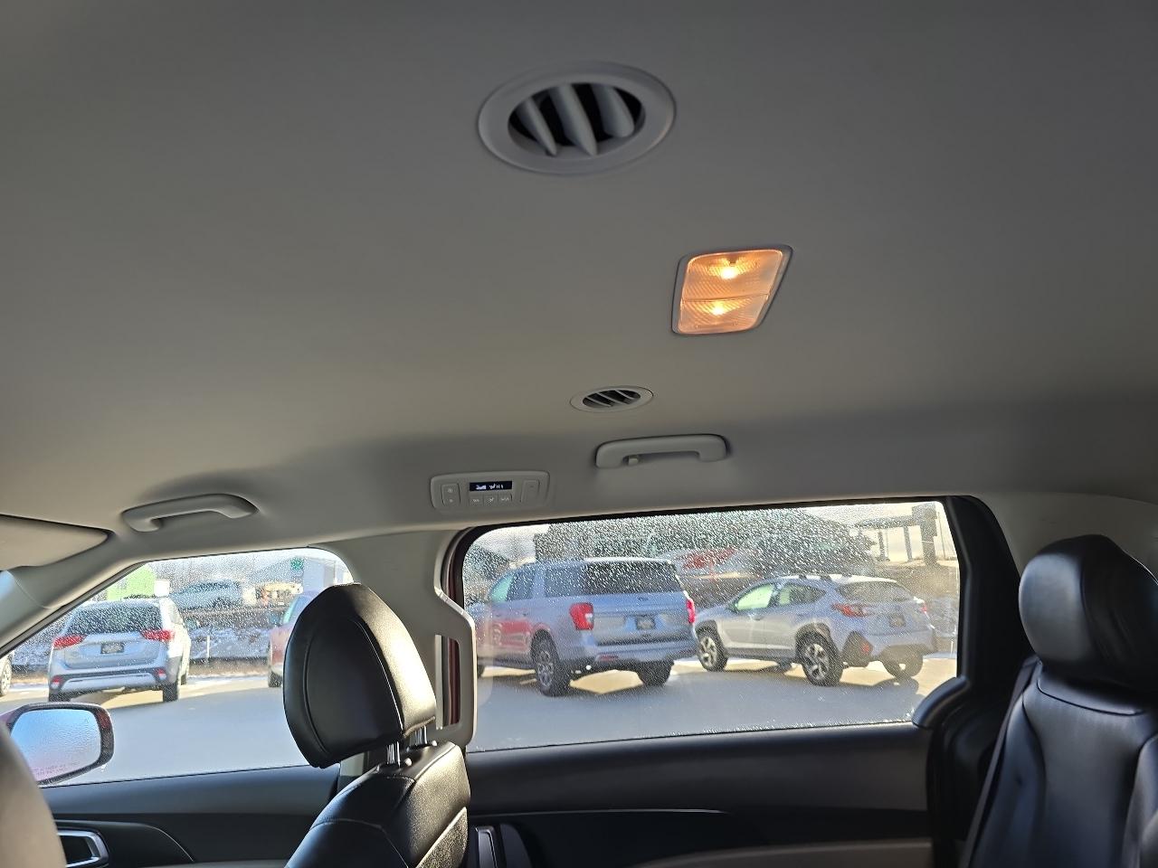 Kia Carnival LXS FWD 2025