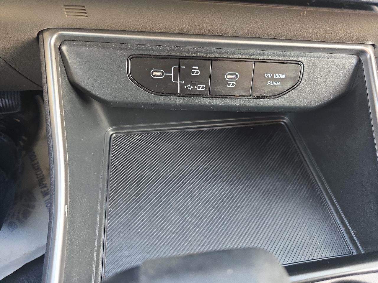 Kia Carnival LXS FWD 2025