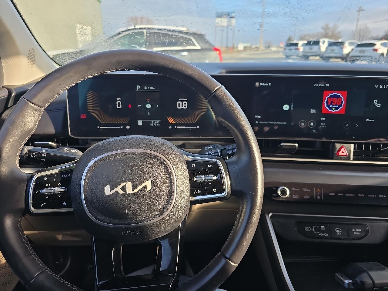 Kia Carnival LXS FWD 2025