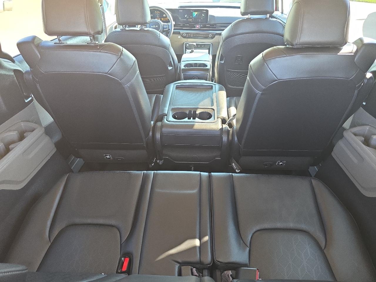 Kia Carnival LXS FWD 2025
