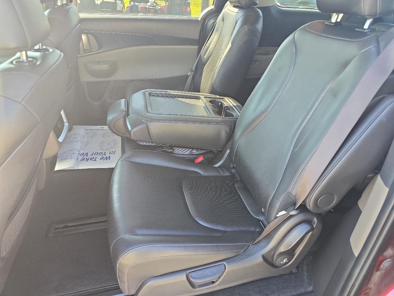 Kia Carnival LXS FWD 2025