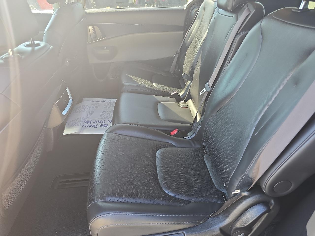 Kia Carnival LXS FWD 2025