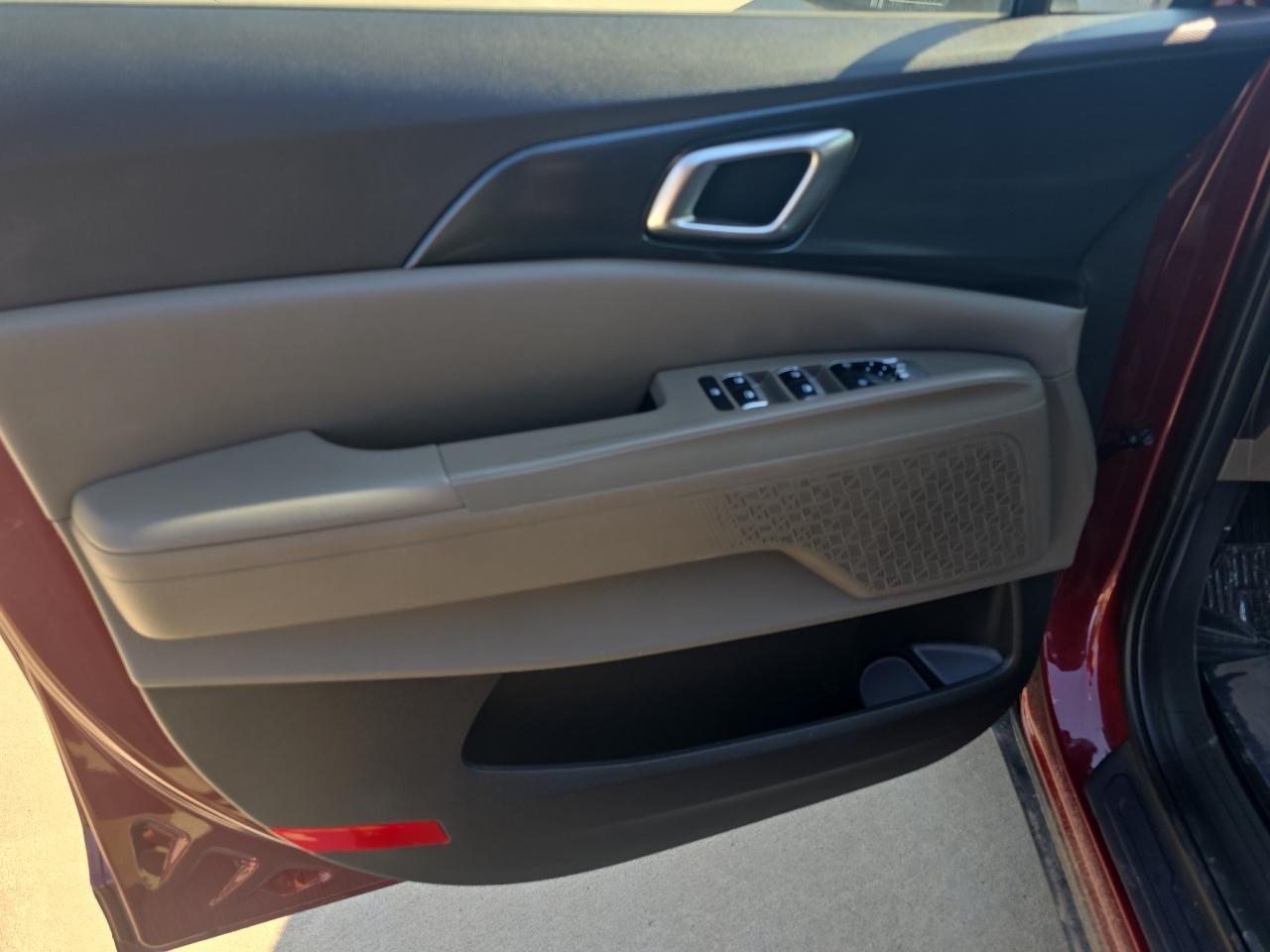 Kia Carnival LXS FWD 2025