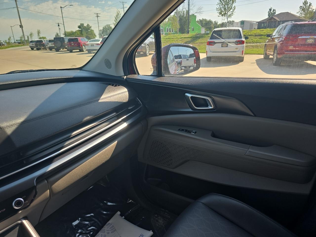 Kia Carnival LXS FWD 2025