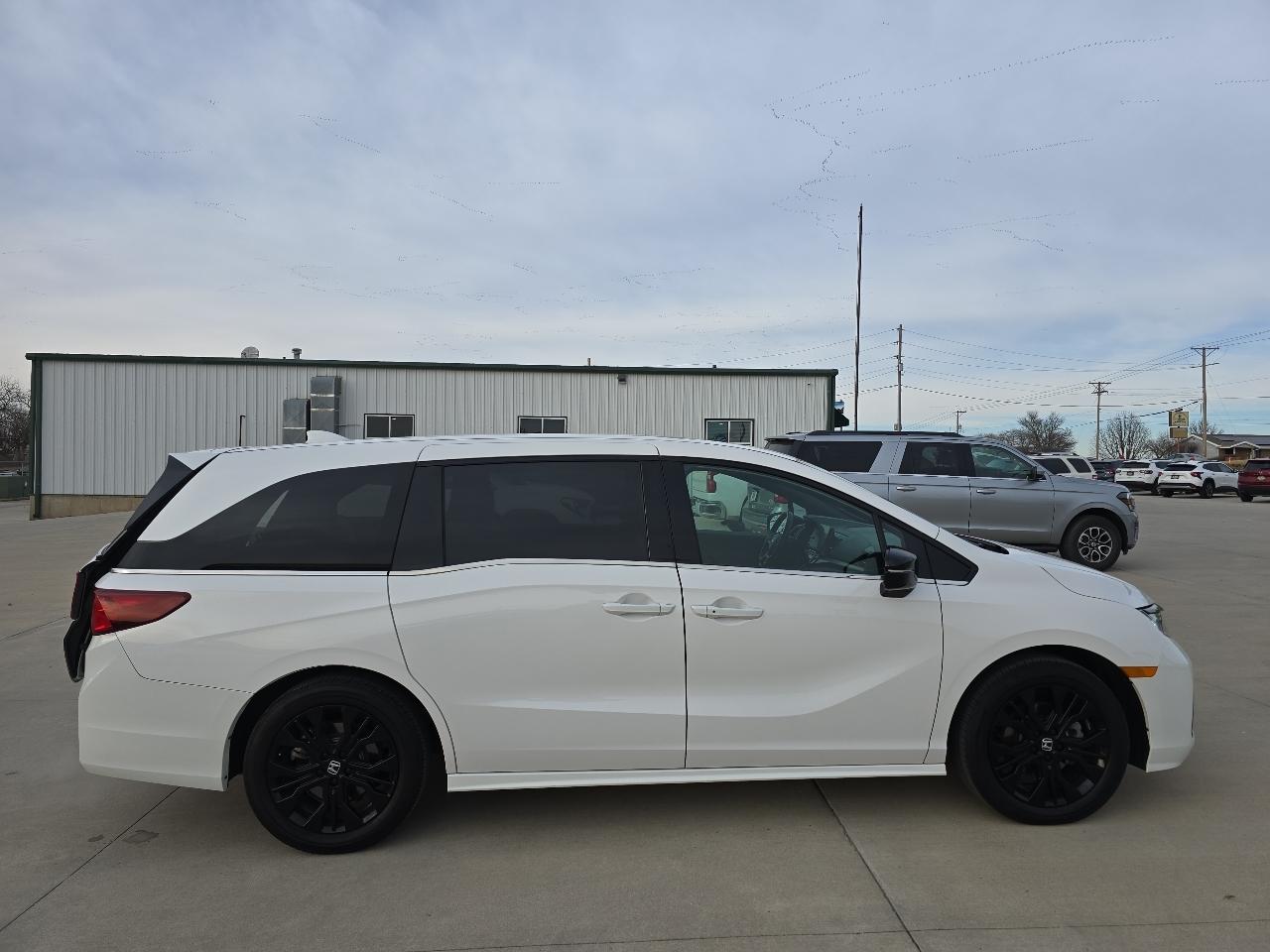 Honda Odyssey Sport-L Auto 2025