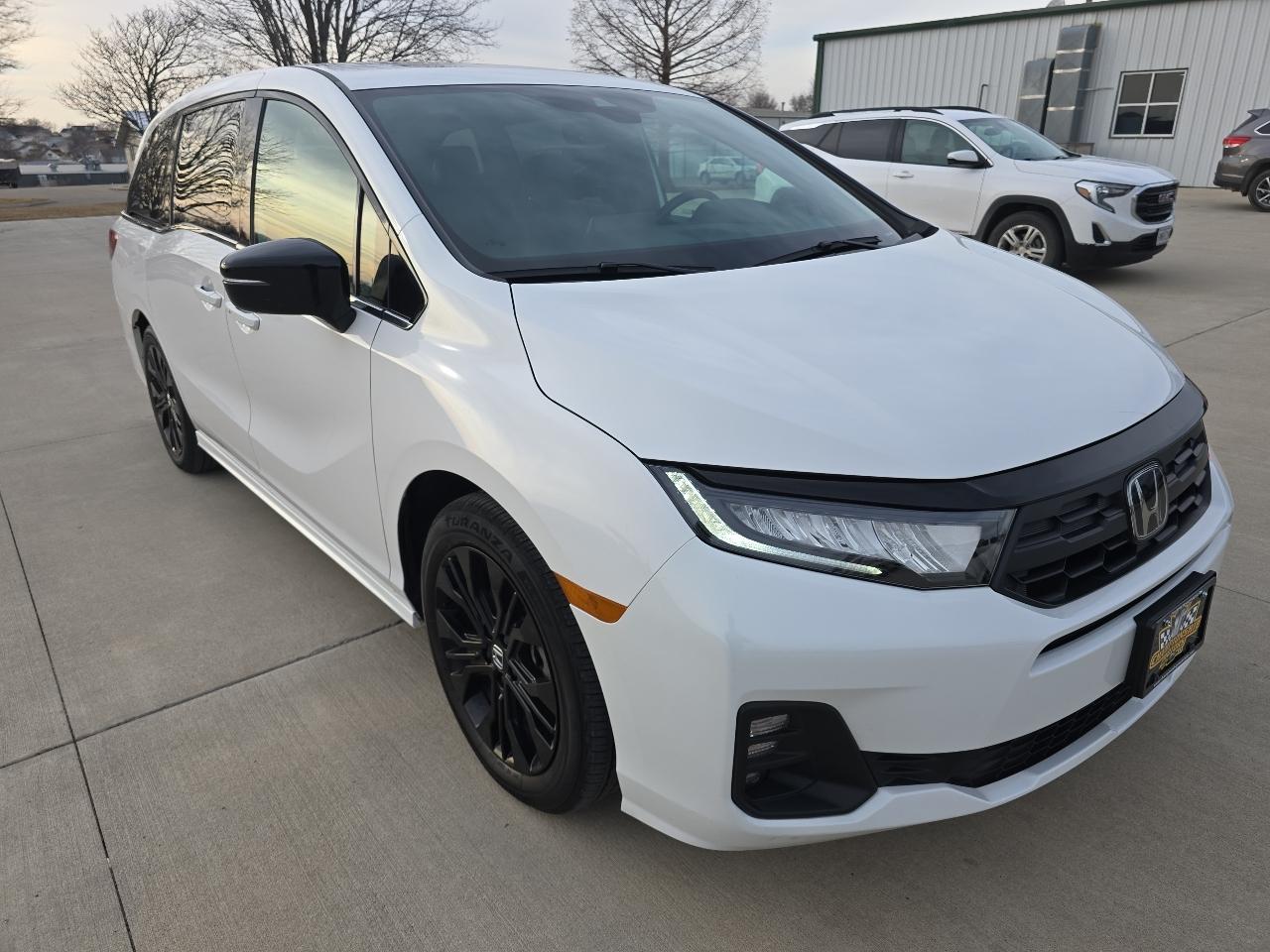 Honda Odyssey Sport-L Auto 2025