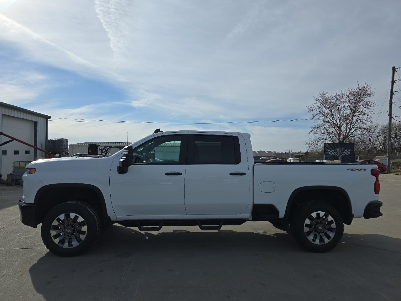 Chevrolet Silverado 2500HD 4WD Crew Cab 159" Custom 2022