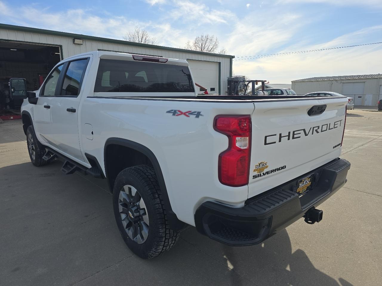 Chevrolet Silverado 2500HD 4WD Crew Cab 159" Custom 2022