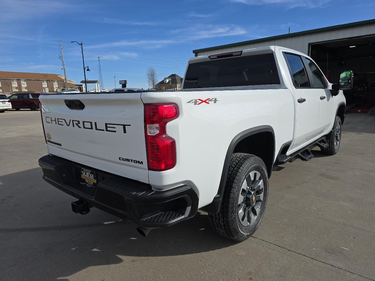 Chevrolet Silverado 2500HD 4WD Crew Cab 159" Custom 2022