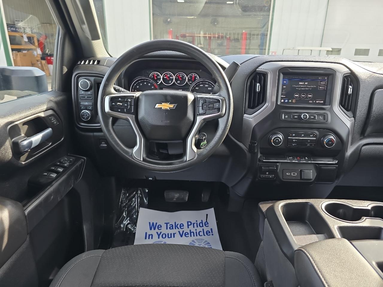 Chevrolet Silverado 2500HD 4WD Crew Cab 159" Custom 2022