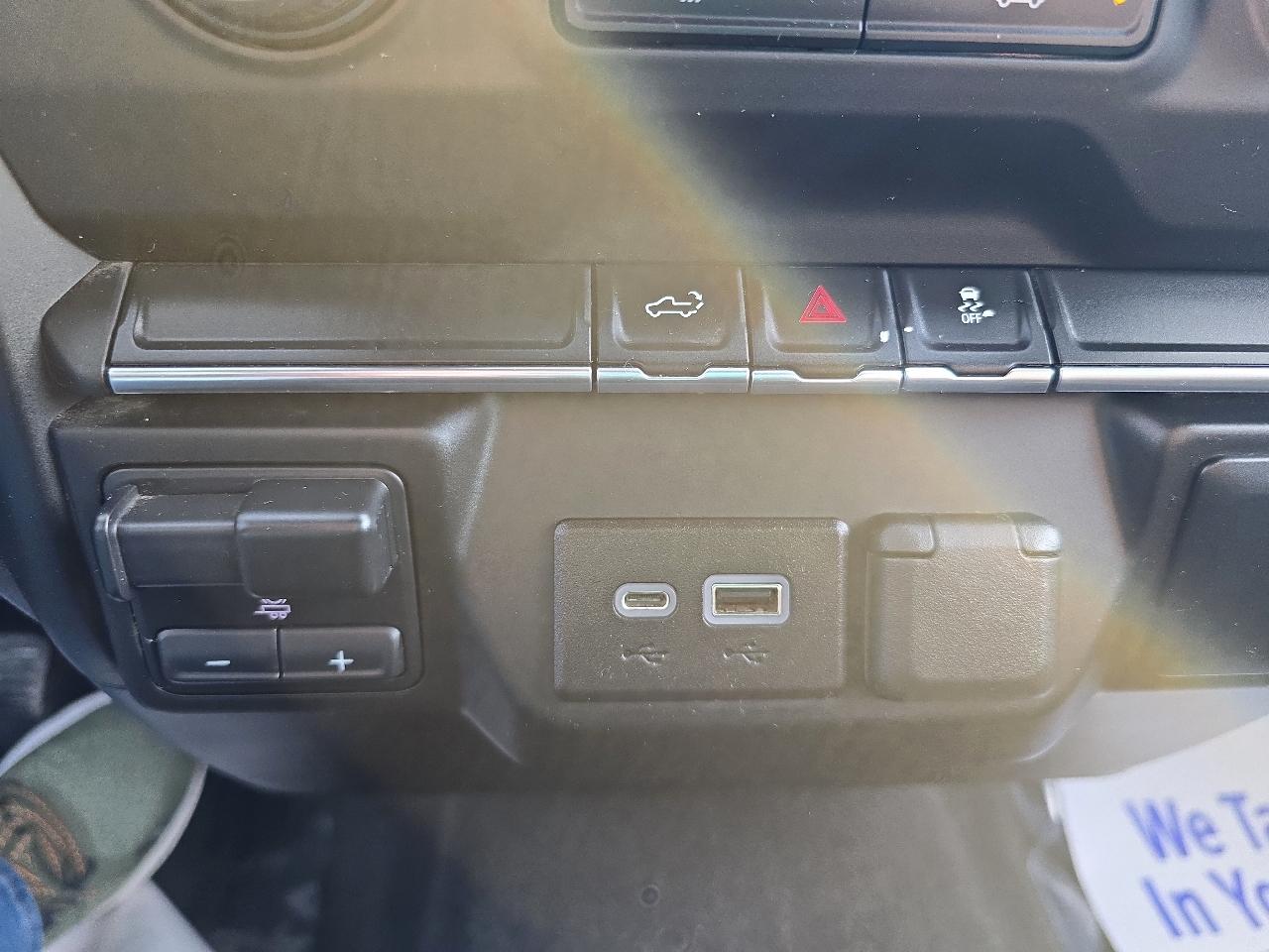 Chevrolet Silverado 2500HD 4WD Crew Cab 159" Custom 2022