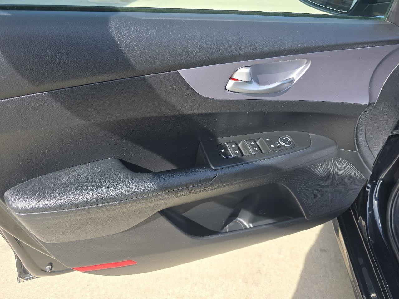 Kia Forte LXS IVT 2024