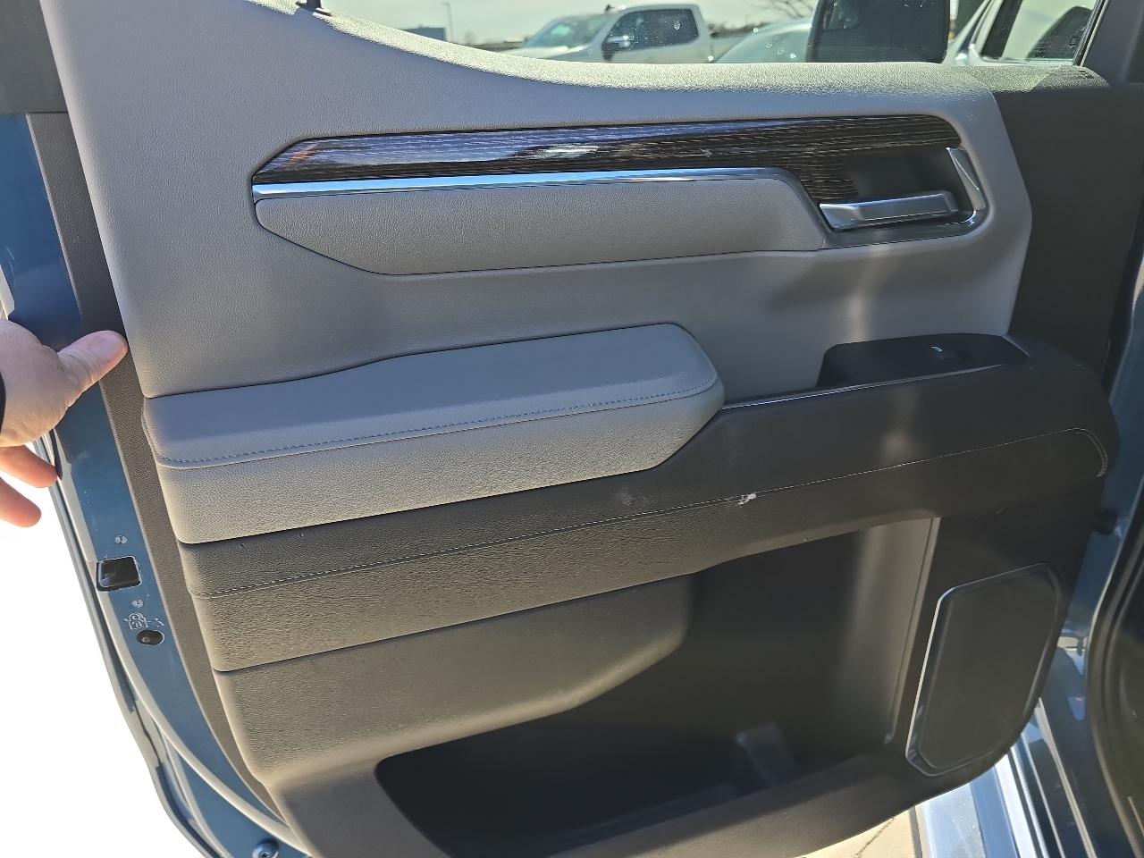 GMC Sierra 1500 4WD Crew Cab 147" SLE 2024