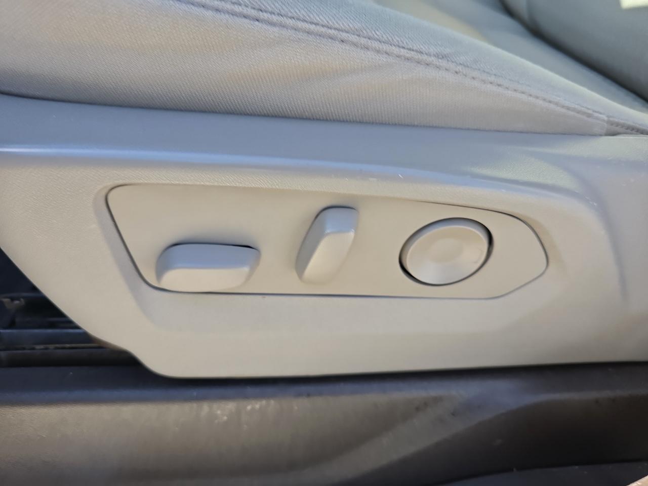 GMC Sierra 1500 4WD Crew Cab 147" SLE 2024