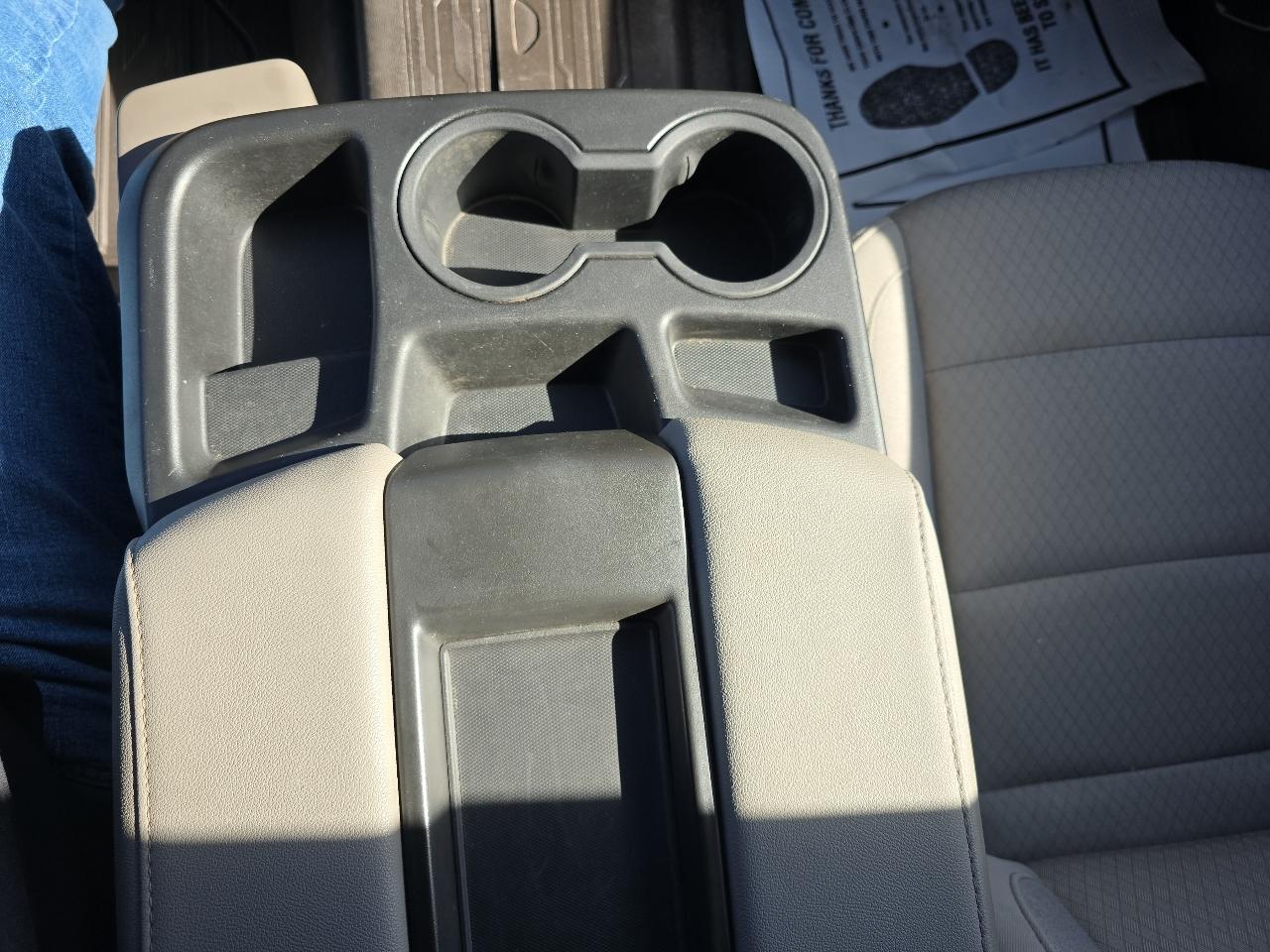 GMC Sierra 1500 4WD Crew Cab 147" SLE 2024