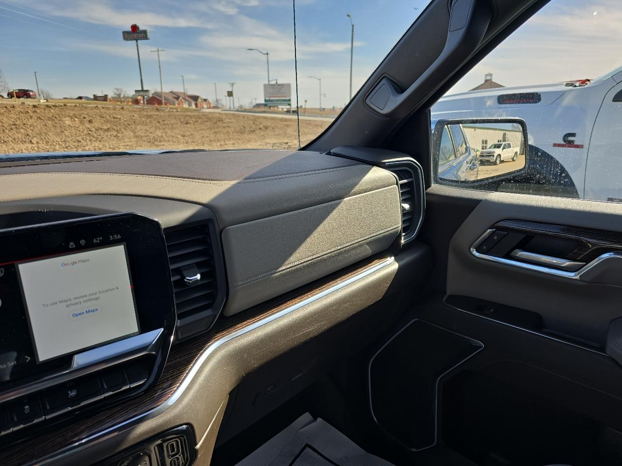 GMC Sierra 1500 4WD Crew Cab 147" SLE 2024