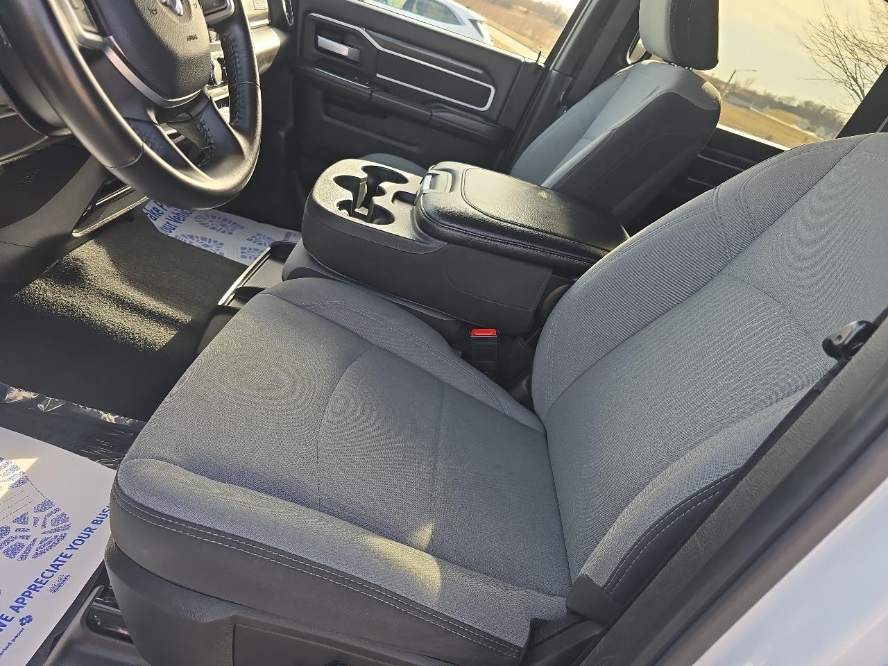 RAM 2500 Big Horn 4x4 Crew Cab 6'4" Box 2024