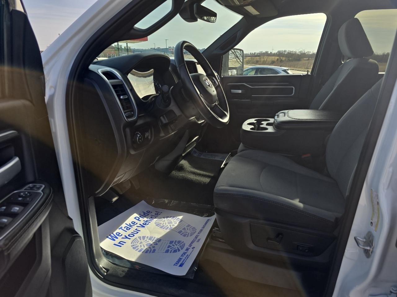 RAM 2500 Big Horn 4x4 Crew Cab 6'4" Box 2024