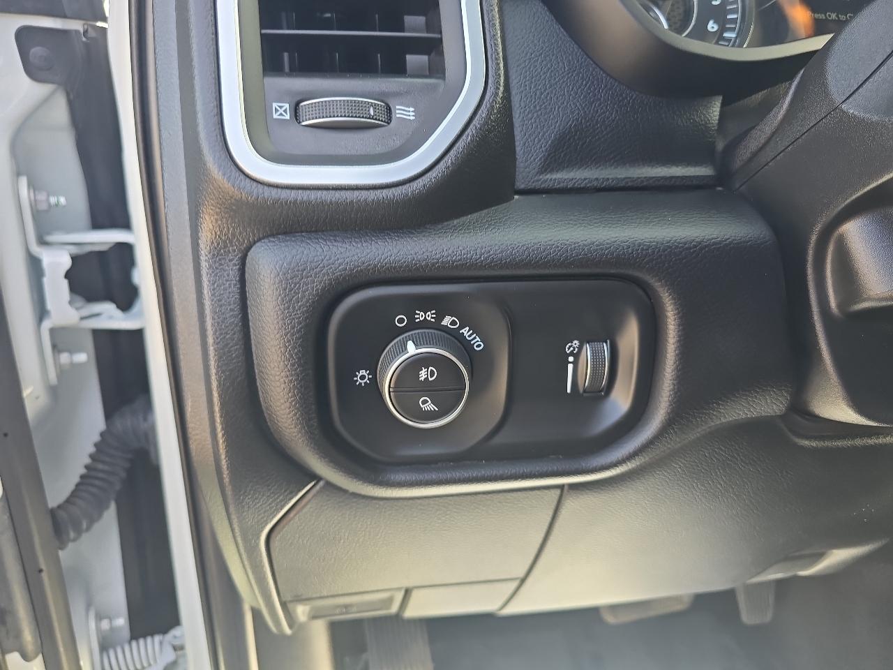 RAM 2500 Big Horn 4x4 Crew Cab 6'4" Box 2024