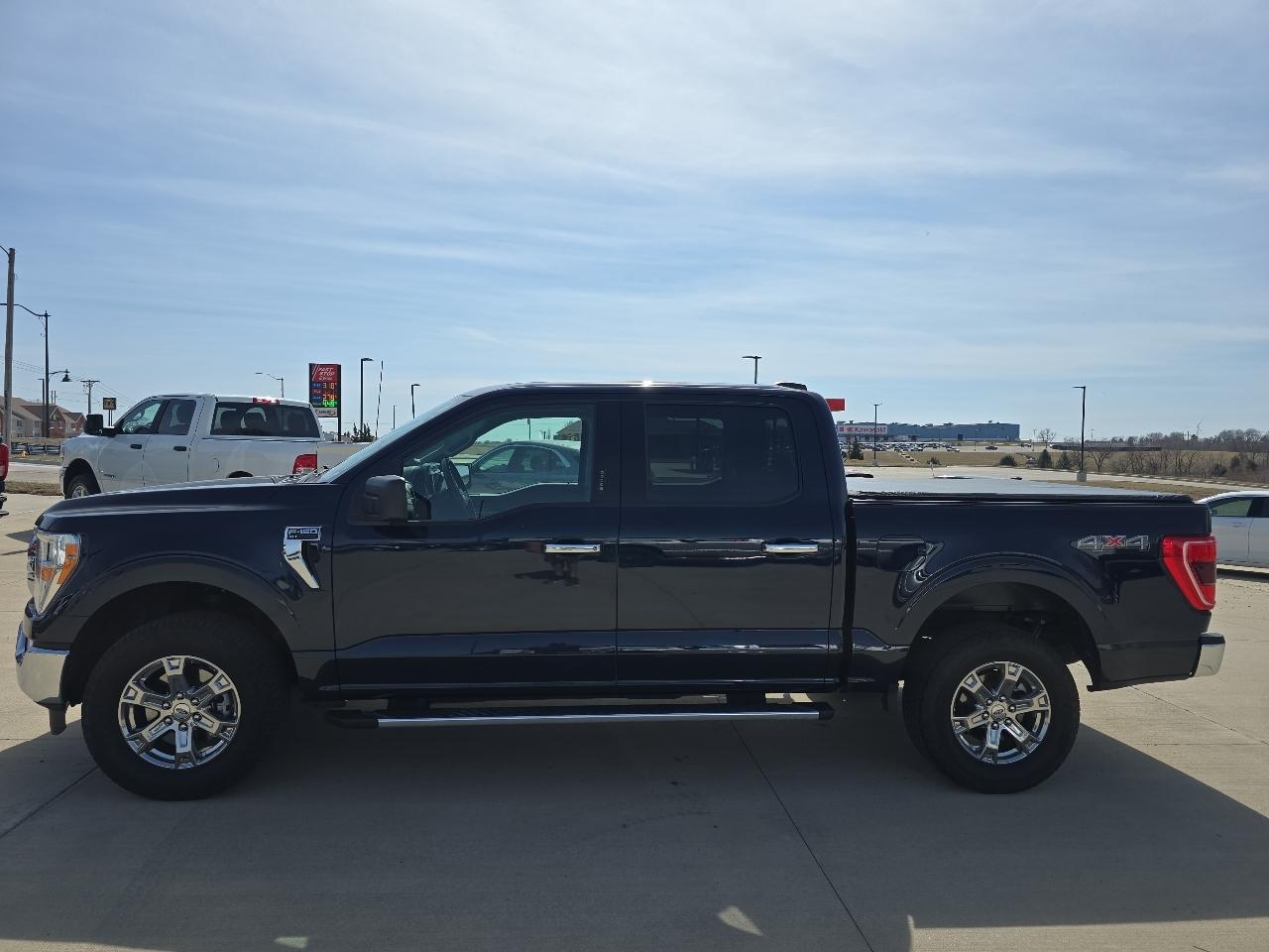 Ford F-150 XLT SuperCrew Short Bed 4WD 2023