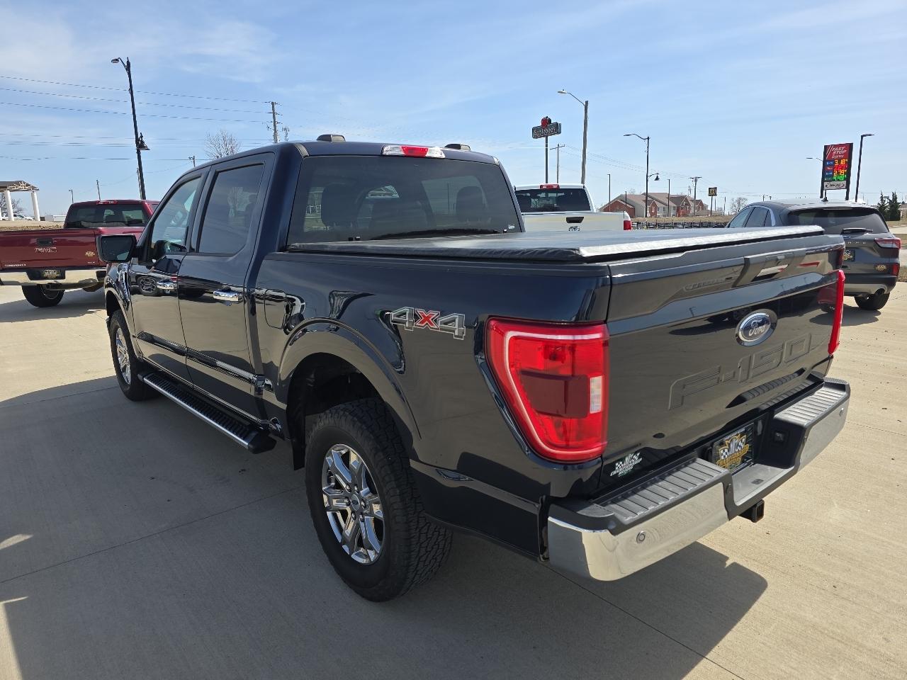 Ford F-150 XLT SuperCrew Short Bed 4WD 2023