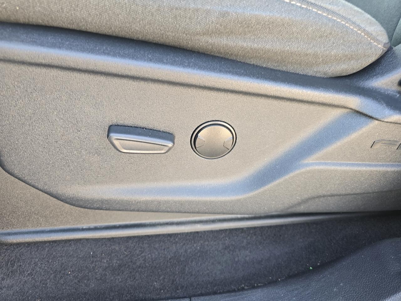 Ford F-150 XLT SuperCrew Short Bed 4WD 2023